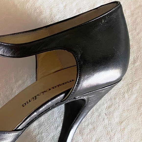 Maria Cristina Woman's Leather Pointy Toe Pumps - Picture 9 of 15